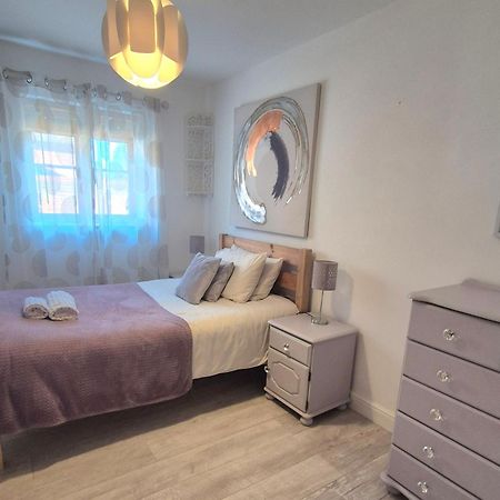 Spacious Two Bedroom Apartment With One Parking Space 泰姆 外观 照片